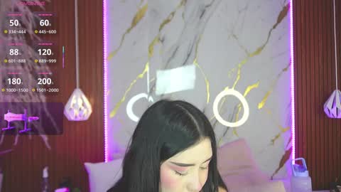 Snapshot of hay1_ chatting on 02.08.25 haylie See you tonight at 8pm Colombia time online show from 02.08.25