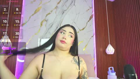 Snapshot of hay1_ chatting on 02.09.25 haylie See you tonight at 8pm Colombia time online show from 02.09.25