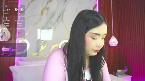 Snapshot of hay1_ chatting on 02.10.25 haylie See you tonight at 8pm Colombia time online show from 02.10.25