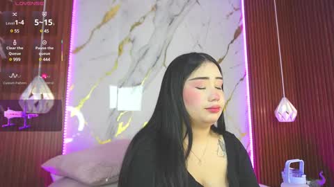 Snapshot of hay1_ chatting on 02.12.25 haylie See you tonight at 8pm Colombia time online show from 02.12.25