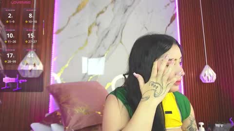 Snapshot of hay1_ chatting on 03.08.25 haylie See you tonight at 8pm Colombia time online show from 03.08.25