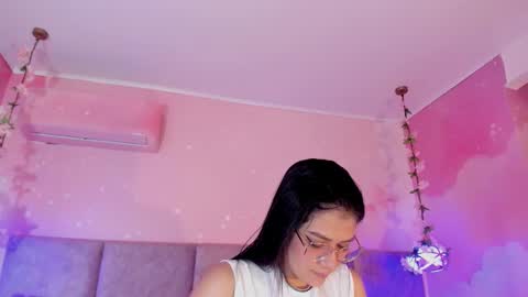 Snapshot of haylenpark chatting on 11.26.25 haylenpark online show from 11.26.25