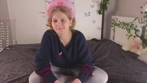 Snapshot of hazeelariel chatting on 03.25.26 Jenny online show from 03.25.26