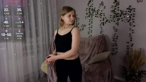 Snapshot of hazeelariel chatting on 04.09.26 Jenny online show from 04.09.26