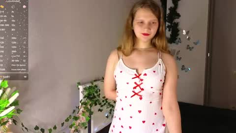 Snapshot of hazeelariel chatting on 04.15.26 Jenny online show from 04.15.26