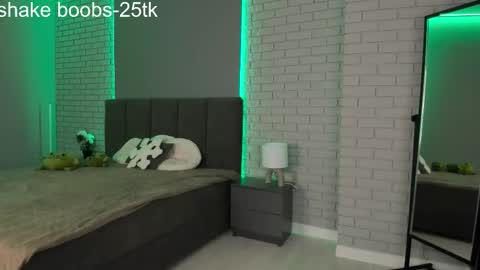 Liya dont forget to thumbs up me online show from 10.26.25