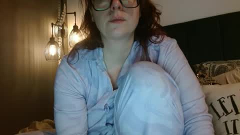 Snapshot of hazel_skye chatting on 11.26.25 Hazel online show from 11.26.25