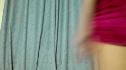 Snapshot of hazel_tess chatting on 11.18.25 hazel_tess online show from 11.18.25