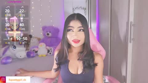 Snapshot of hazelbabee_ chatting on 10.18.25 Lynn online show from 10.18.25