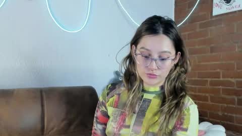 Hazel Brown online show from 02.05.25