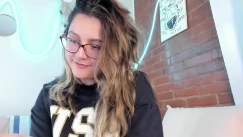 Hazel Brown online show from 03.12.25