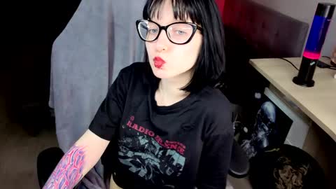 hazeltompson online show from 03.23.26