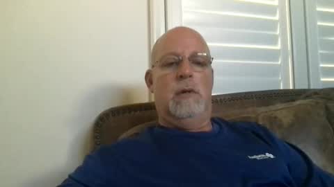 Snapshot of hdeuce22 chatting on 11.18.25 Hdeuce22 online show from 11.18.25