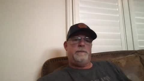 Snapshot of hdeuce22 chatting on 12.18.25 Hdeuce22 online show from 12.18.25