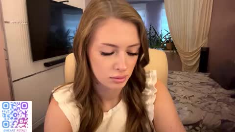 Mona online show from 11.08.25