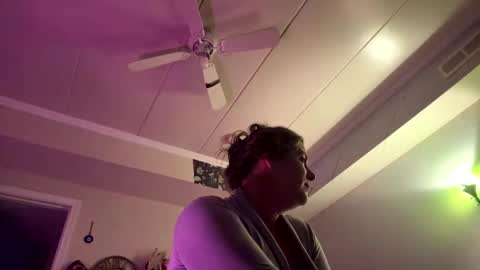 Snapshot of heatskii chatting on 11.12.25 heatskii online show from 11.12.25