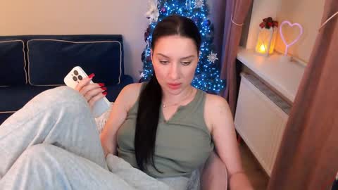 Heaven girl online show from 01.01.25