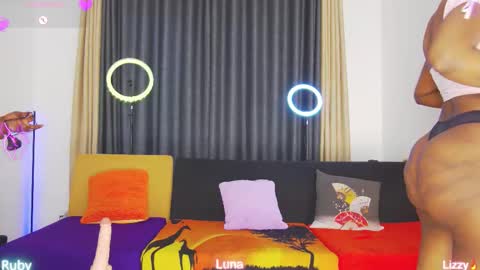 AngieLizzy online show from 09.09.25