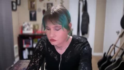 Snapshot of heavensentttt chatting on 12.05.24 Saoirse online show from 12.05.24