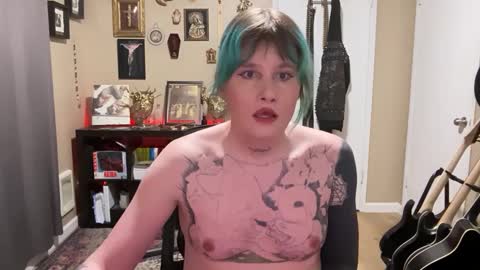 Snapshot of heavensentttt chatting on 12.05.24 Saoirse online show from 12.05.24