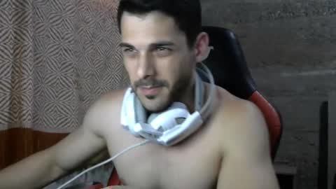 Snapshot of hebarsensei chatting on 11.23.25 hebarsensei online show from 11.23.25