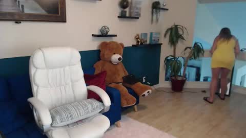 Snapshot of hebelongs2her chatting on 10.28.25 hebelongs2her online show from 10.28.25