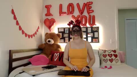 hebelongs2her online show from 02.07.26