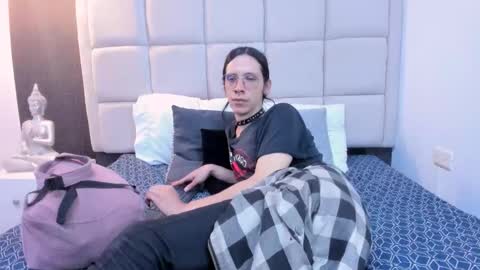 Keira Hecate online show from 02.17.25