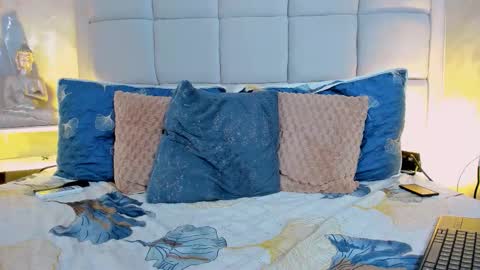 Keira Hecate online show from 10.16.25