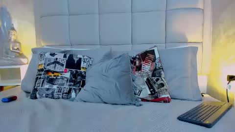 Keira Hecate online show from 11.04.25