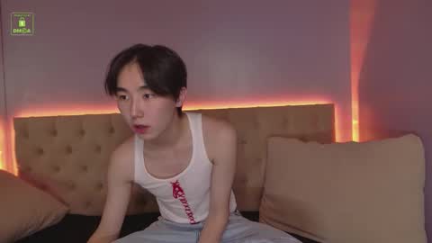 Snapshot of heejinwang chatting on 09.20.25 HEEJIN online show from 09.20.25
