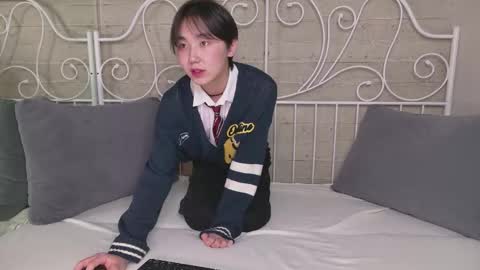 Snapshot of heejinwang chatting on 10.05.25 HEEJIN online show from 10.05.25