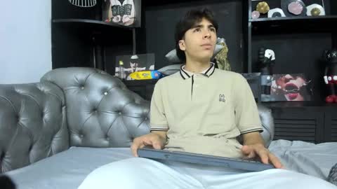 heellboy_ online show from 10.23.25