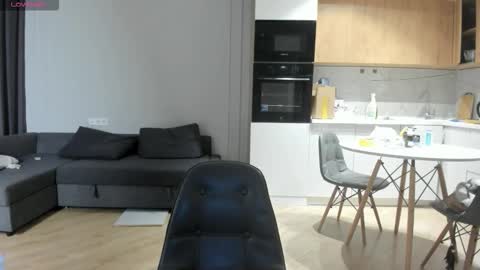 heexhia online show from 12.18.25