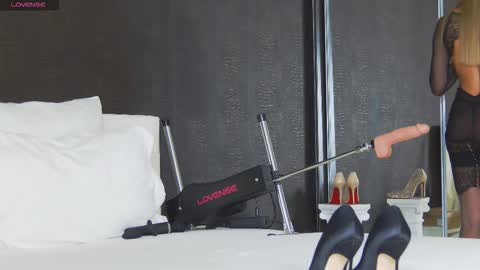 Helen online show from 12.20.25