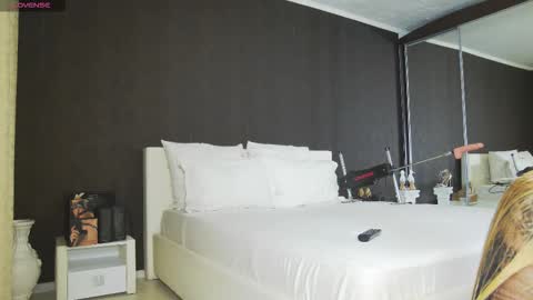 Helen online show from 02.15.26