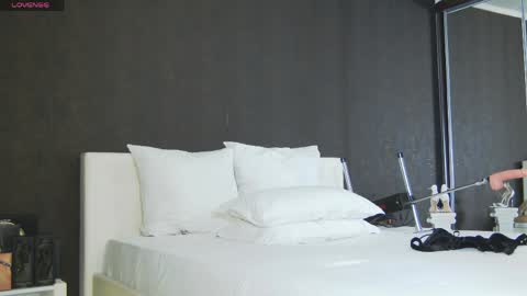 Helen online show from 04.05.26