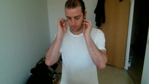 Snapshot of hei_69 chatting on 12.14.25 hei_69 online show from 12.14.25