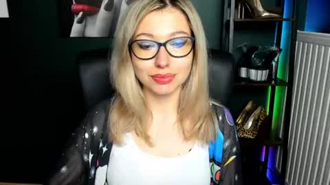 Snapshot of heidi_pleasure chatting on 06.30.26 Heidi online show from 06.30.26