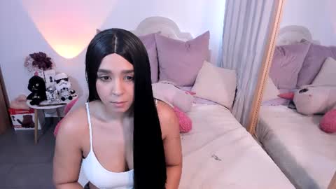 Snapshot of heidimountain chatting on 07.10.26 Anny Ferreiro online show from 07.10.26
