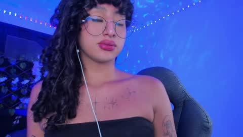 Heka Prudence online show from 01.14.25