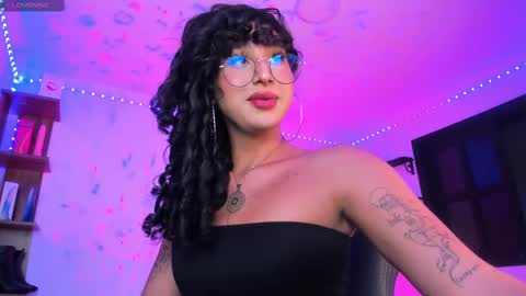 Heka Prudence online show from 02.12.25