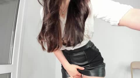 Snapshot of helen__spark__ chatting on 12.17.25 Hi I am Helen online show from 12.17.25