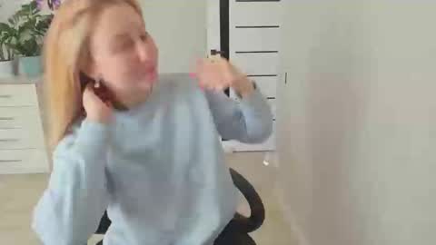 Helen sven online show from 10.23.25