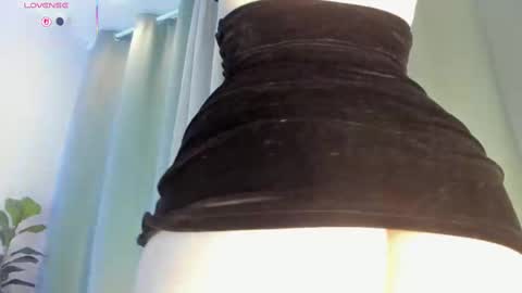 helena online show from 10.04.25