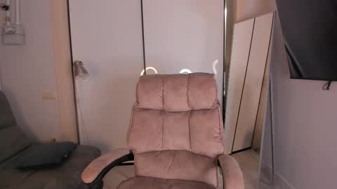 Helen online show from 11.21.25