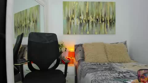 Helena Santos  online show from 09.09.25