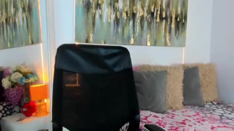 Helena Santos  online show from 10.22.25