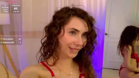 Snapshot of helenblash chatting on 07.28.26 Scarlet online show from 07.28.26