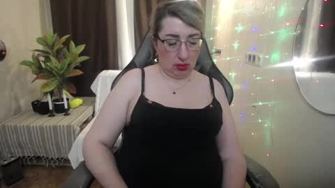 Snapshot of helenenigma chatting on 02.01.25 helenenigma online show from 02.01.25